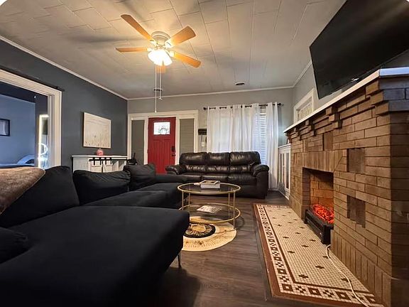 4th image of 807 W Wabash Ave