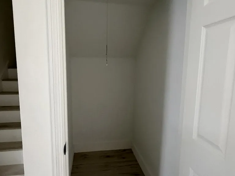 162 Cascade St #C — Photo 9