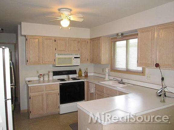 5th image of 33213 Mazara Dr