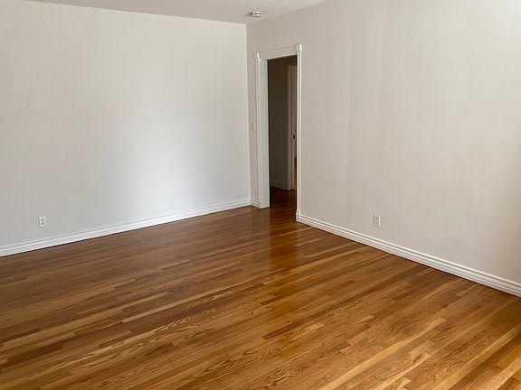 3rd image of 10903 Huston St