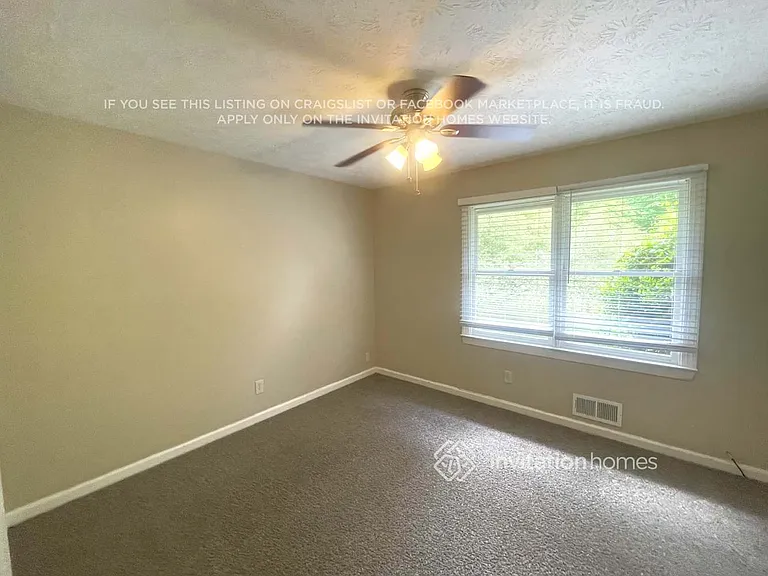 3952 Butterfield Dr NW — Photo 9