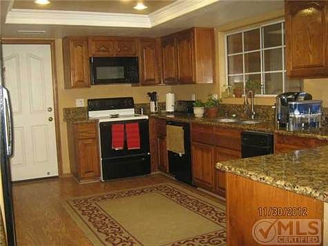 2nd image of 3007 Hill Valley Dr