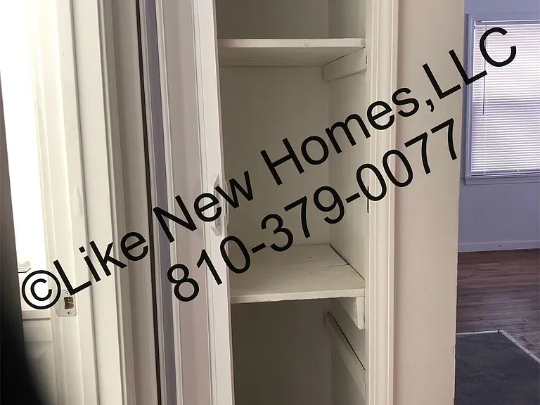 3702 Whitney Ave — Photo 7