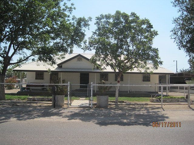 2nd image of 1009 N Avenue F