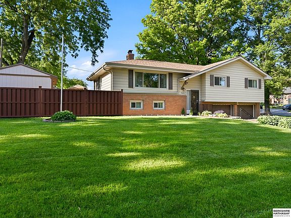 4th image of 4452 Shady Lane Cir