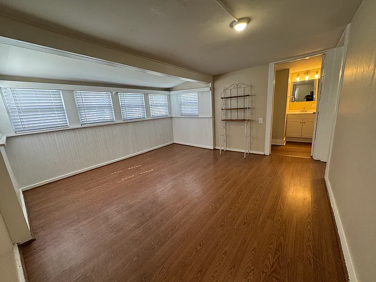 901 S College Ave — Photo 16