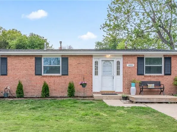 1215 Hale Dr, Hampton, VA 23663