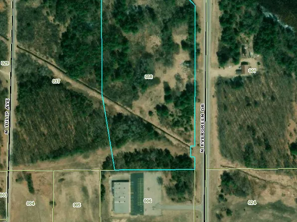707 N Evergreen Dr, White Cloud, MI 49349
