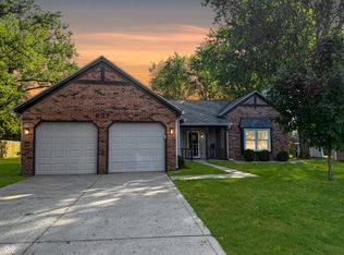 827 Sable Ridge Dr, Greenwood, IN 46142