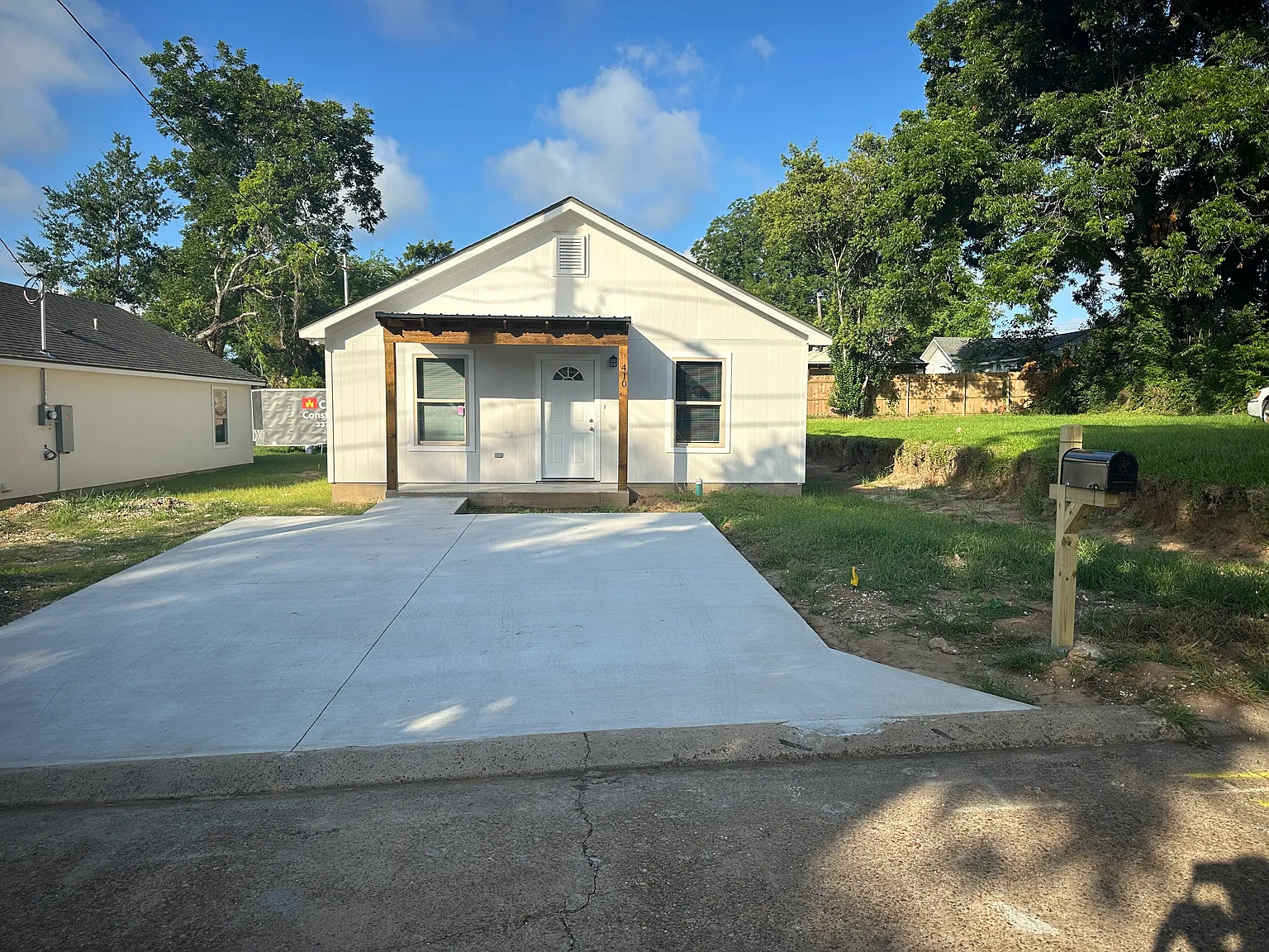 3 bed, 1100 sqft, $1,395 — Photo 2