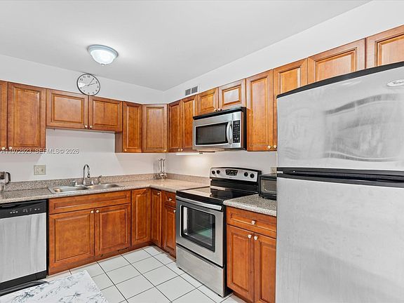 5th image of 111 Golden Isles Dr APT G8