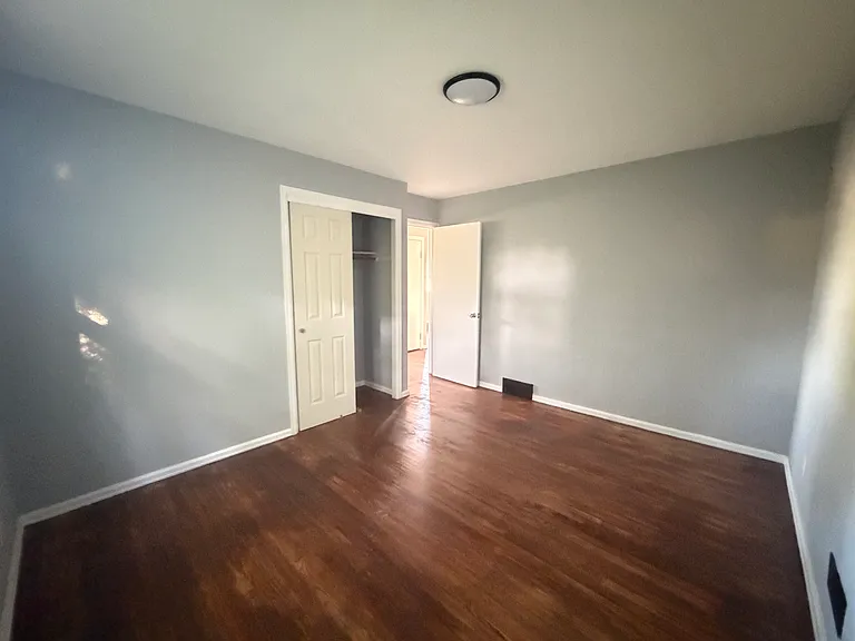 142 Van Buren Ave — Photo 17