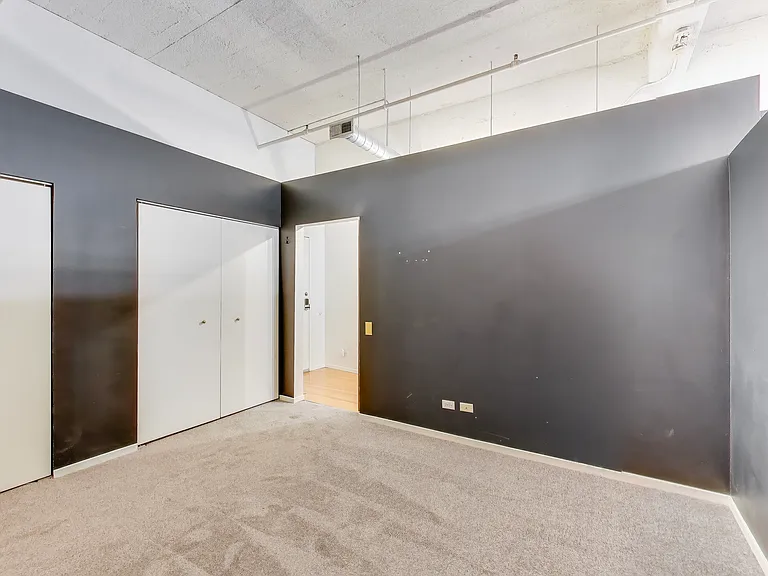 375 W Erie St #522 — Photo 10