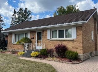 162 Erb St E, Waterloo, ON N2J 1M4