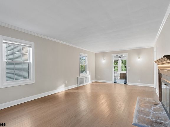 4th image of 433 Mount Pleasant Ave