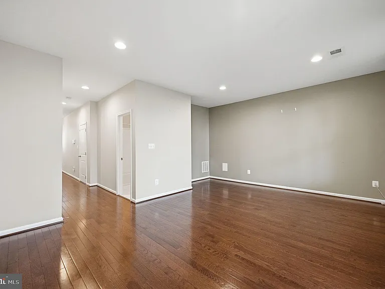 650 Aspen Rd #108 — Photo 9