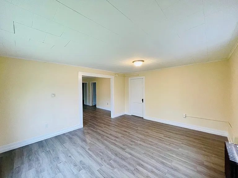 33 Follett St #B — Photo 28