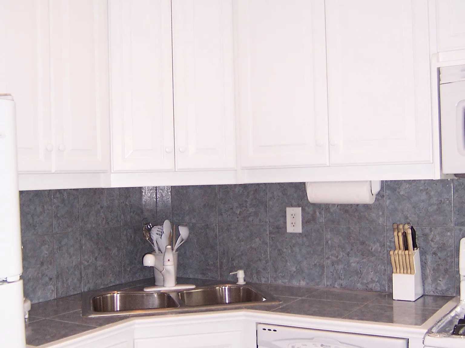 2 bed, 700 sqft, $2,500 — Photo 3