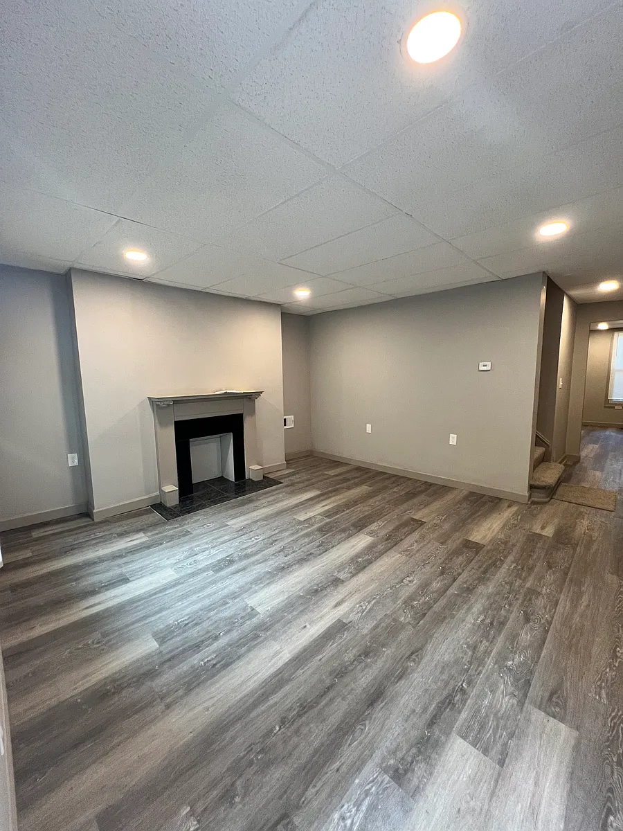 Building Photo - 215 Sedgwick St