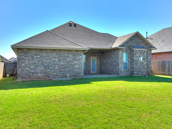 3rd image of 19104 Meadows Crossing Dr