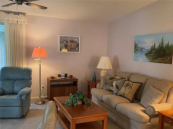4th image of 1838 E Schwartz Blvd