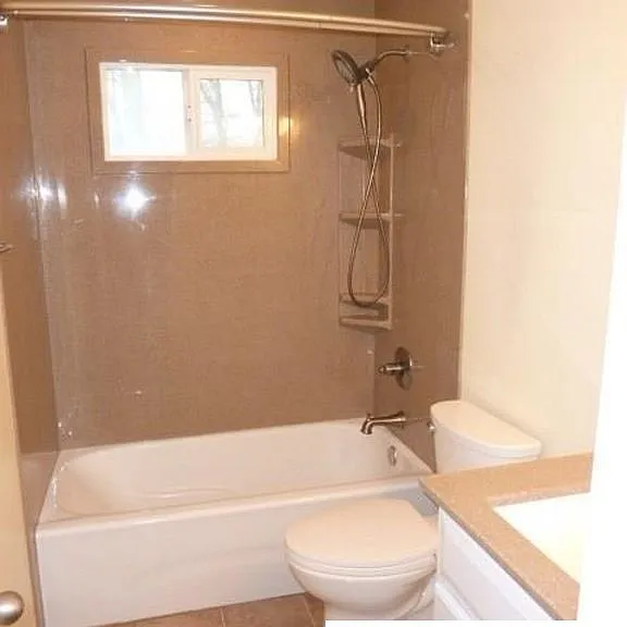 10909 Leavenworth St — Photo 4