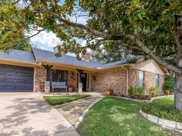 1204 Kay Dr, Weatherford, TX 76086