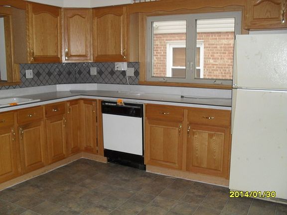 2nd image of 7715 Lorel Ave