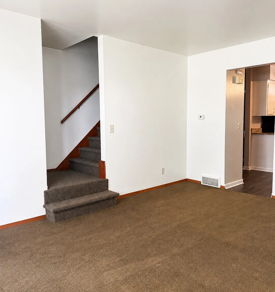 2 bed, 1.5 bath, 1100 sqft, $1,250 — Photo 3