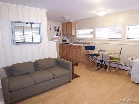 3rd image of 6 Soundview Dr #7