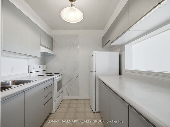 4th image of 270 Brittany Dr #412