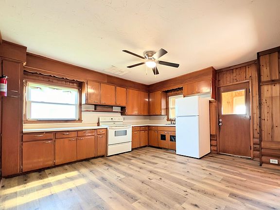 2nd image of 513 4th St SW