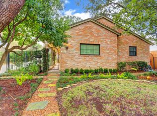 3318 Stoney Brook Dr, Houston, TX 77063