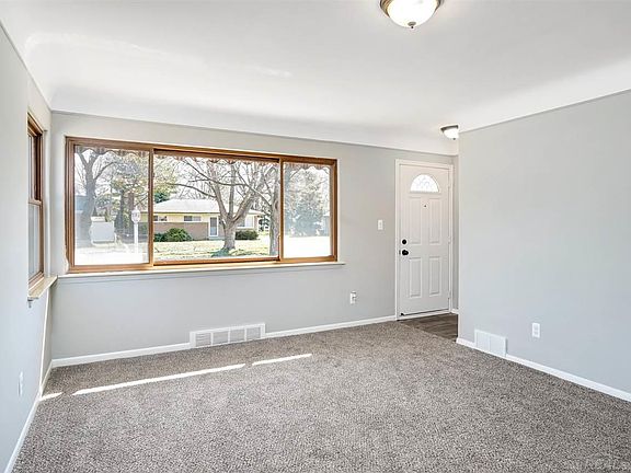 4th image of 36025 Sherborne Dr