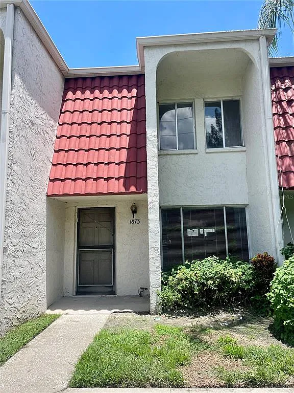 3 bed, 2.5 bath, 1408 sqft, $2,300 — Photo 3