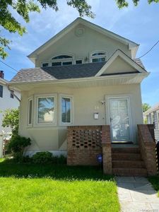 14 N 4th Street, New Hyde Park, NY, 11040