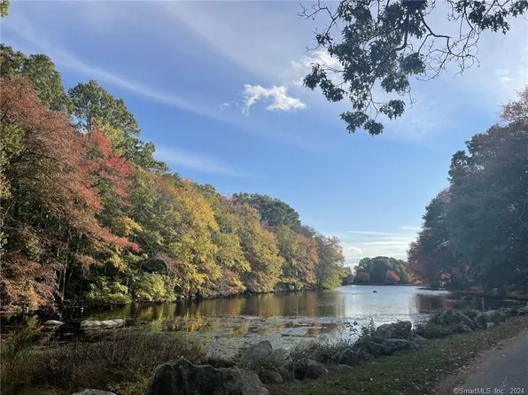 10 E Forest Rd, Mystic, CT 06355