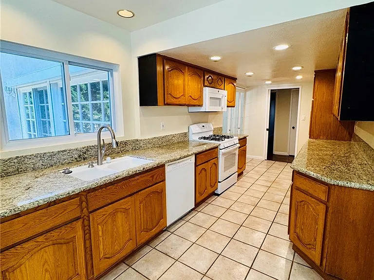 9432 Rambler Dr — Photo 3