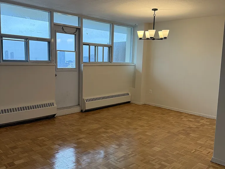 161 Oakwood Ave #1905 — Photo 4