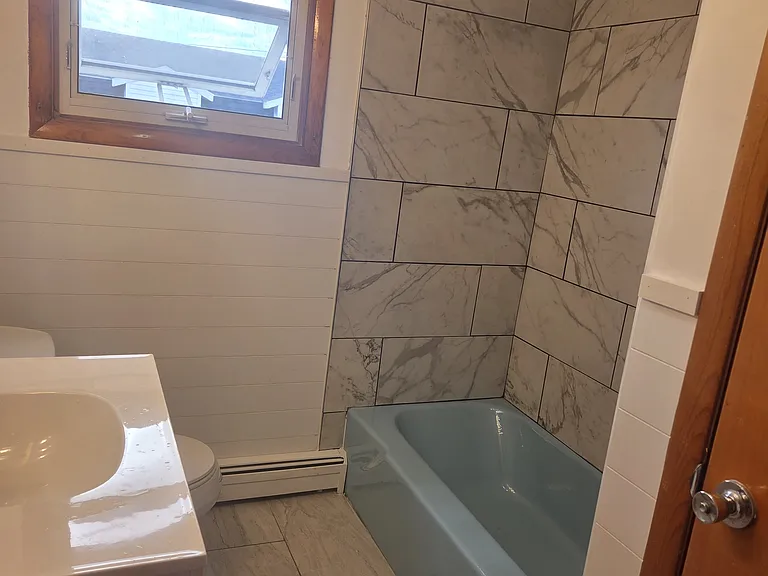 318 Chestnut St — Photo 13