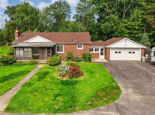 6194 Campbell Blvd, Lockport, NY 14094