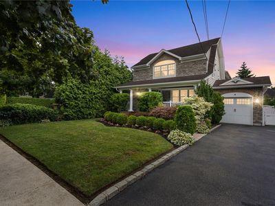 70 Reid Avenue, Rockville Centre, NY, 11570