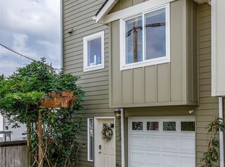 938 N 35th St APT B, Seattle, WA 98103