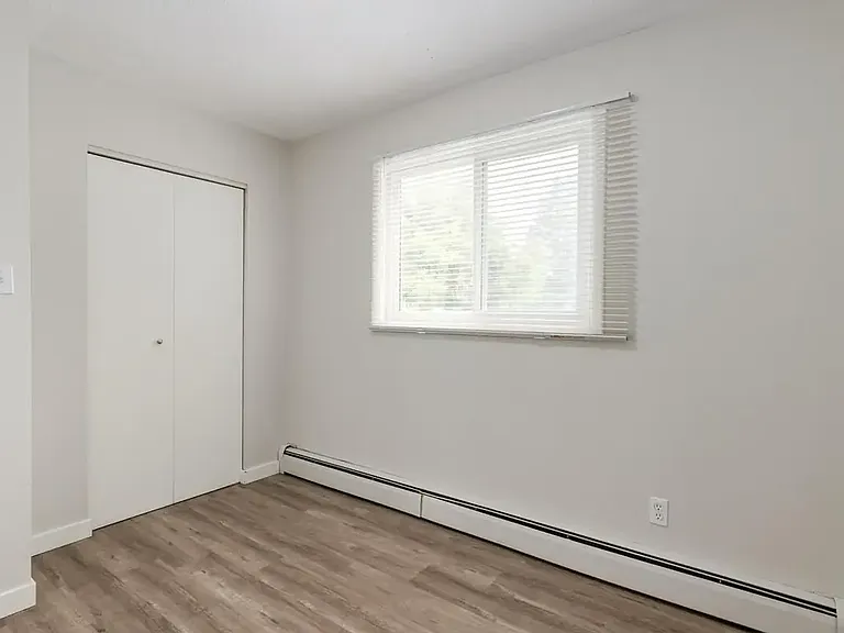 29 Spruce Ave — Photo 21