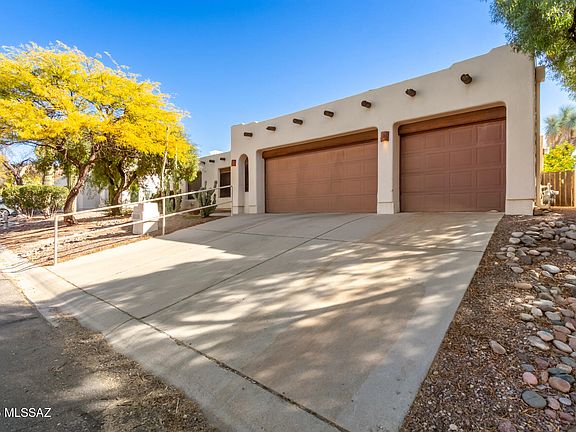 4th image of 10820 N La Quinta Dr