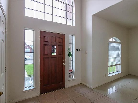 3rd image of 13719 Garden Springs Dr