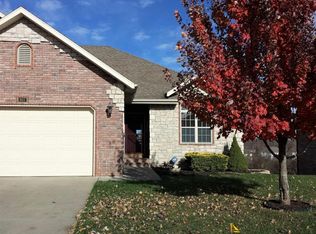 811 E Crystal Ave, Nixa, MO 65714