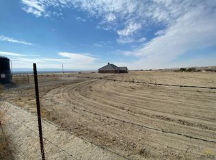 11711 Hatch St, Taft, CA 93268