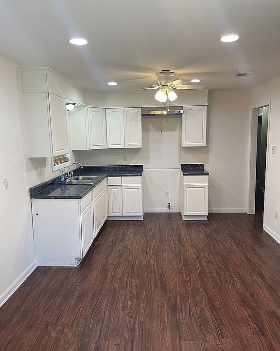 Kitchen w/ recessed lighting