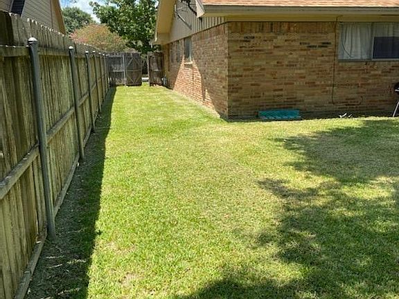 3rd image of 4120 Crescent Dr
